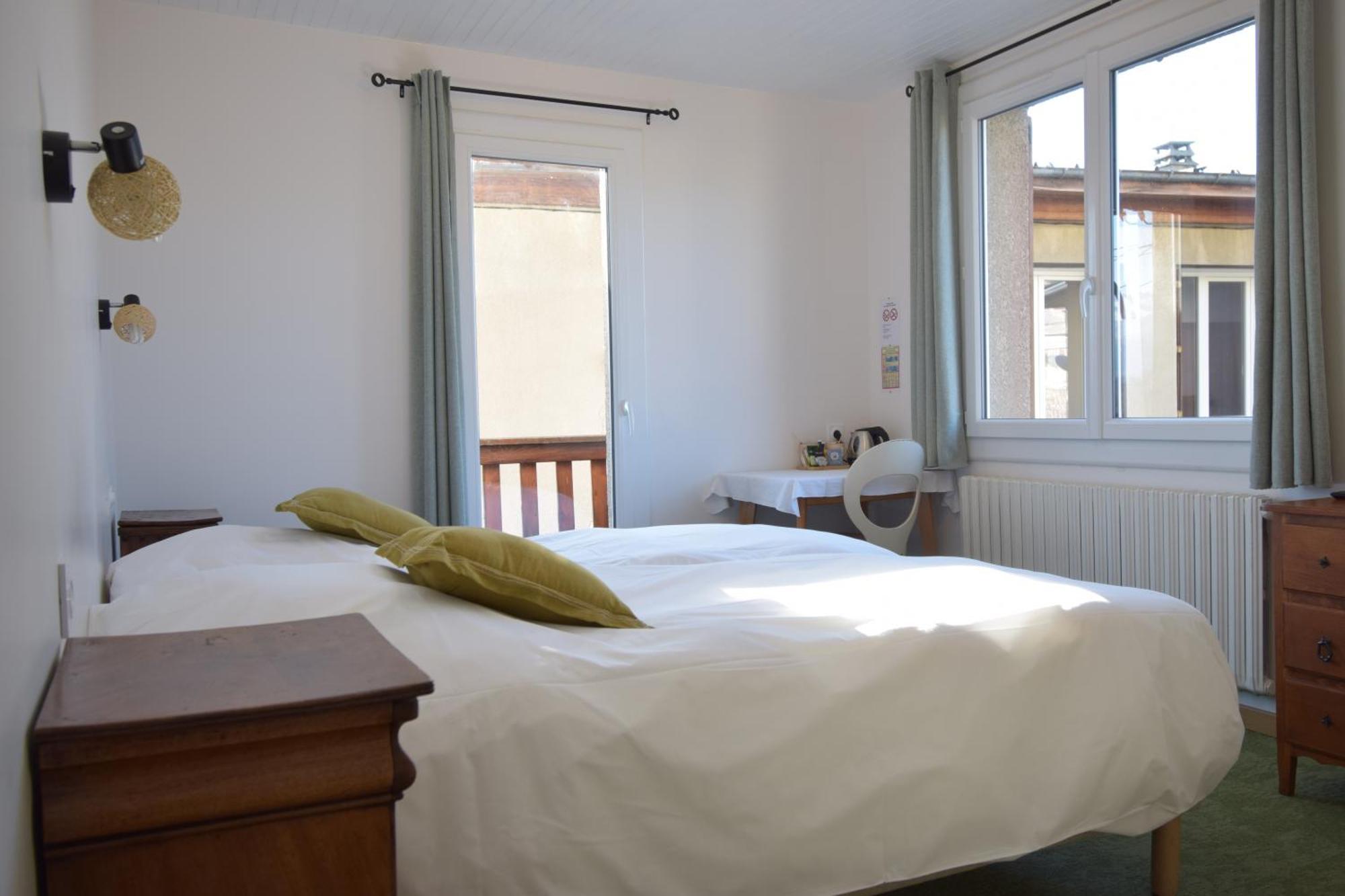 Hotel Les Chenets Saint-Julien-en-Champsaur Exterior foto